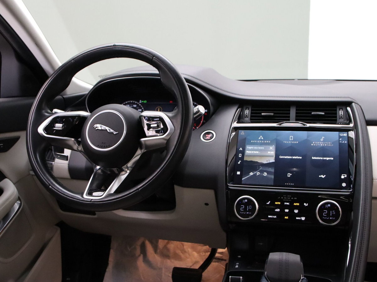 Jaguar E-Pace 2.0d i4 mhev R-Dynamic HSE awd 204cv auto (12)