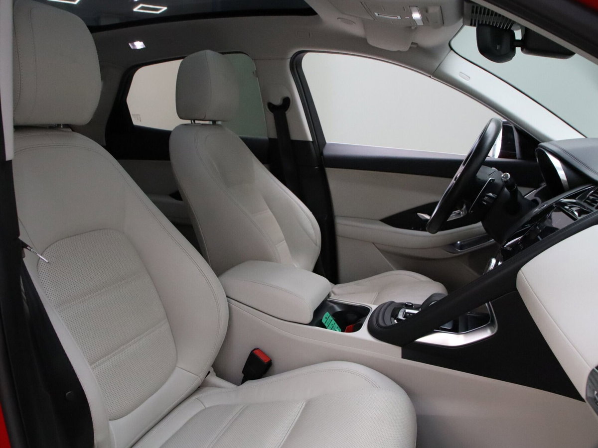 Jaguar E-Pace 2.0d i4 mhev R-Dynamic HSE awd 204cv auto (17)