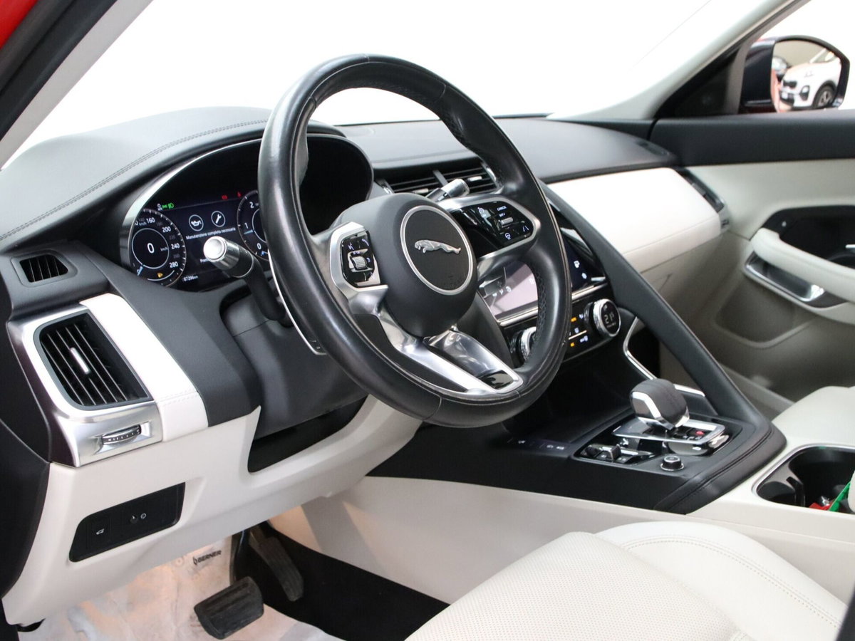 Jaguar E-Pace 2.0d i4 mhev R-Dynamic HSE awd 204cv auto (9)