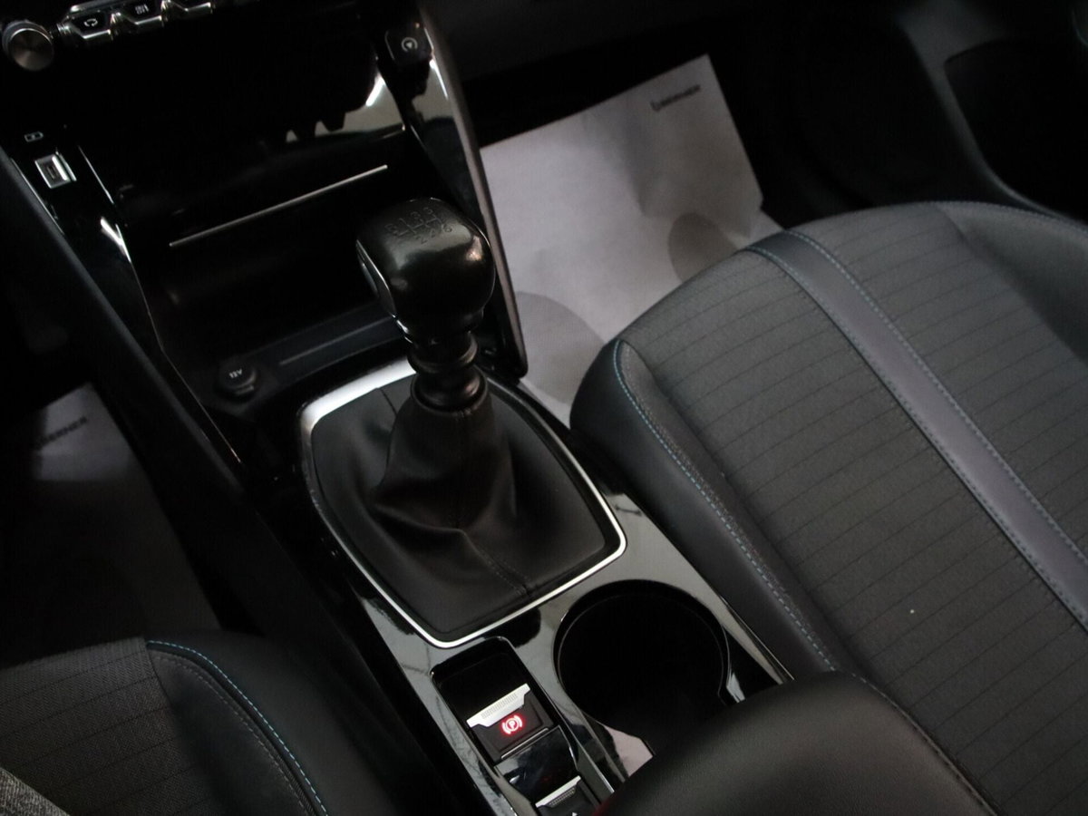 Peugeot 208 PureTech 100 Stop&Start EAT8 5 porte Allure Pack (13)