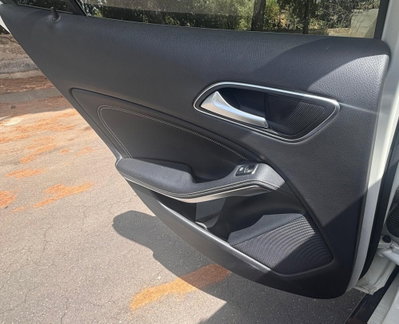 Mercedes-Benz GLA SUV 200 d Automatic 4Matic Premium (12)