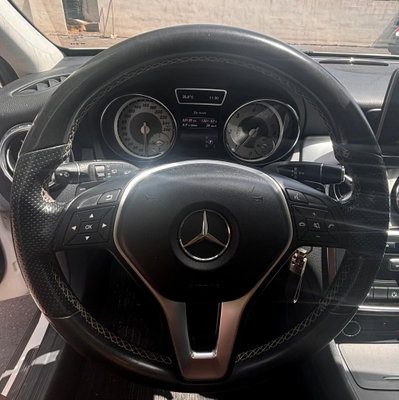 Mercedes-Benz GLA SUV 200 d Automatic 4Matic Premium (15)