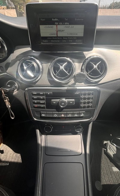 Mercedes-Benz GLA SUV 200 d Automatic 4Matic Premium (16)