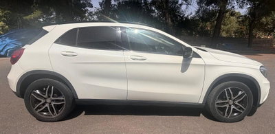 Mercedes-Benz GLA SUV 200 d Automatic 4Matic Premium (2)