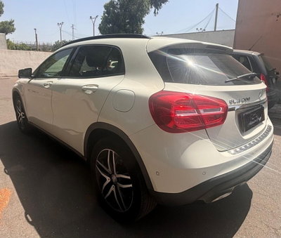 Mercedes-Benz GLA SUV 200 d Automatic 4Matic Premium (6)