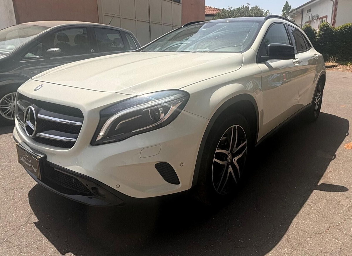 Mercedes-Benz GLA SUV 200 d Automatic 4Matic Premium (8)