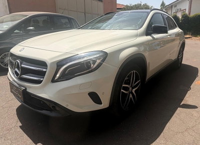 Mercedes-Benz GLA SUV 200 d Automatic 4Matic Premium (8)