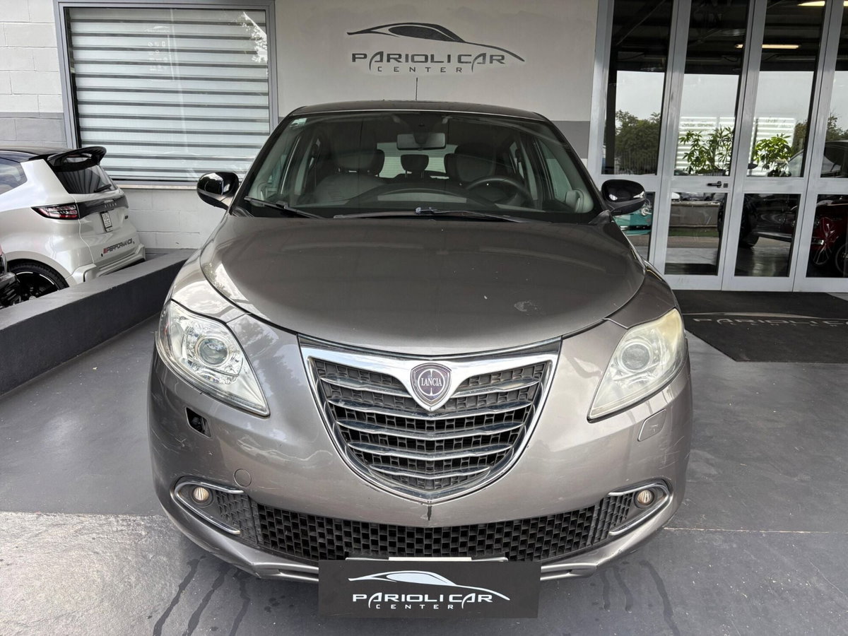 Lancia Ypsilon 0.9 TwinAir 85 CV 5 porte S&S DFN Platinum