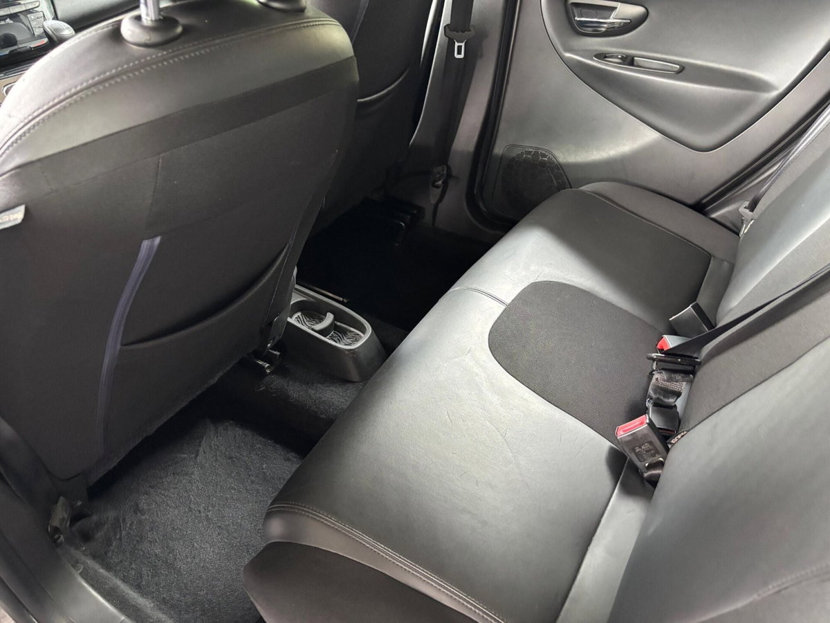 Lancia Ypsilon 0.9 TwinAir 85 CV 5 porte S&S DFN Platinum (12)