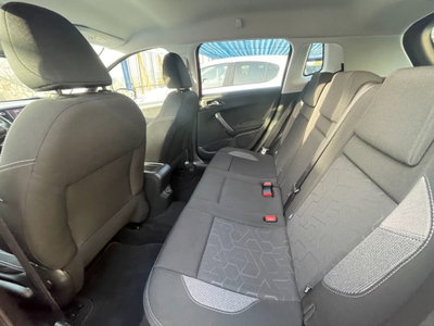 Peugeot 2008 100 Active (4)