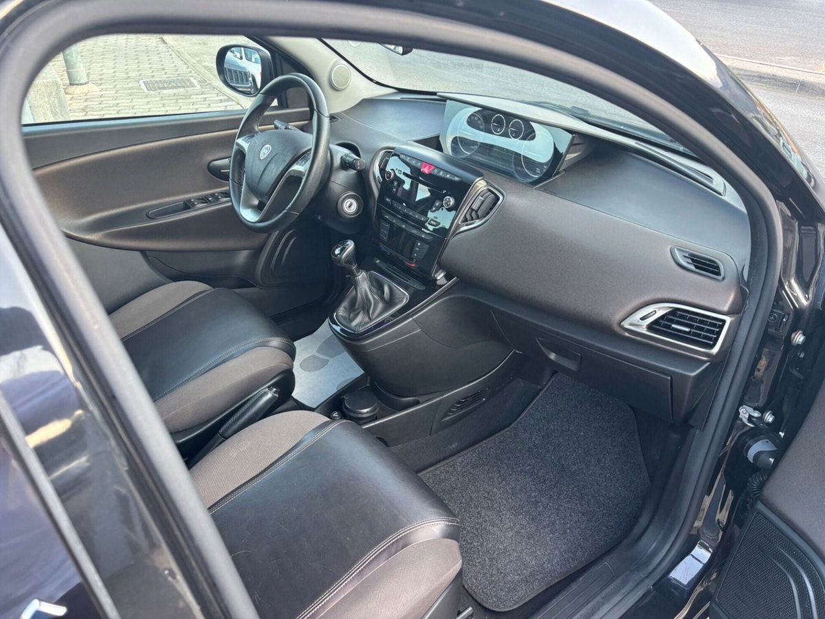 Lancia Ypsilon 1.3 MJT 16V 95 CV 5 porte S&S Gold (13)