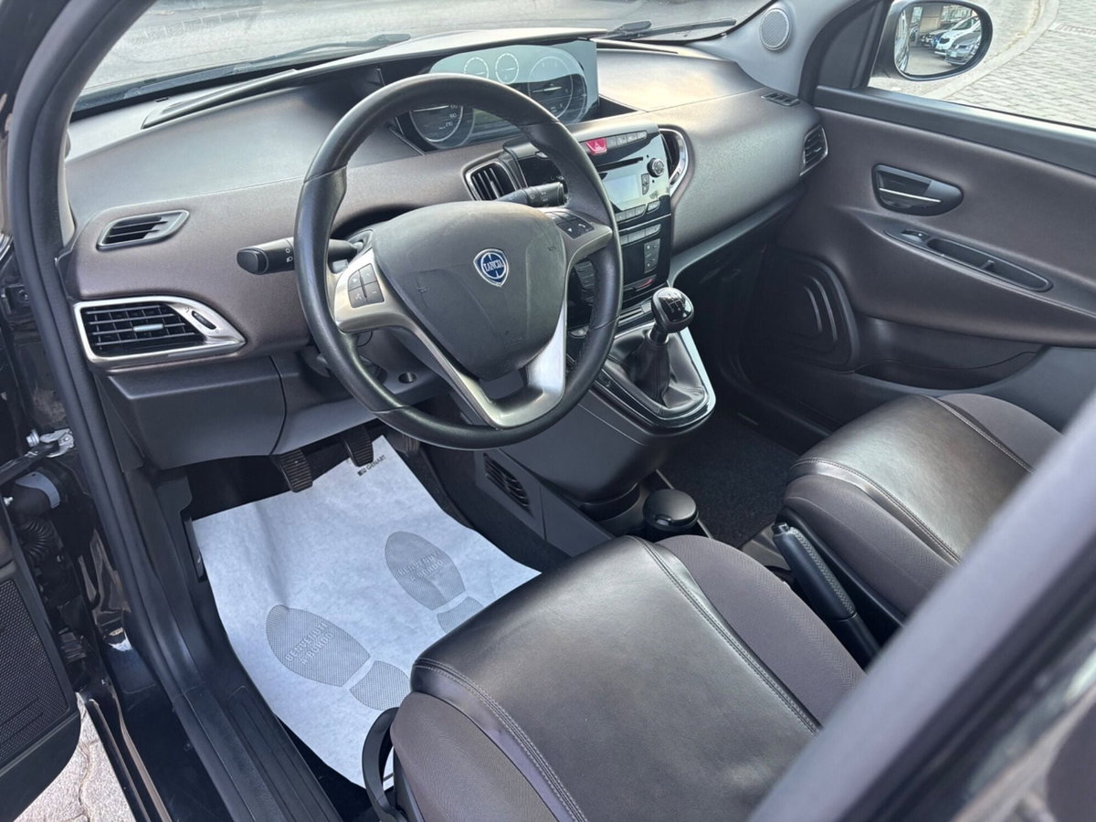 Lancia Ypsilon 1.3 MJT 16V 95 CV 5 porte S&S Gold (16)