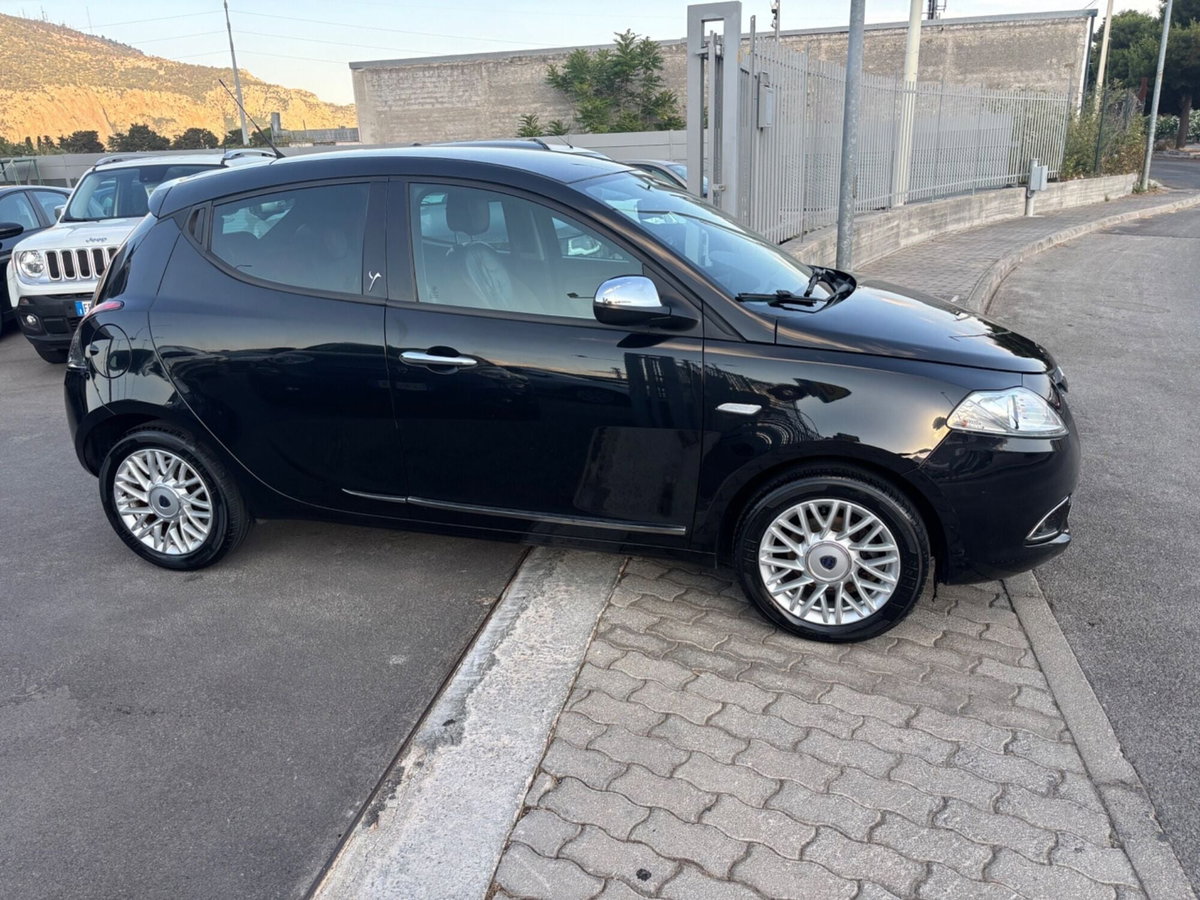 Lancia Ypsilon 1.3 MJT 16V 95 CV 5 porte S&S Gold (5)