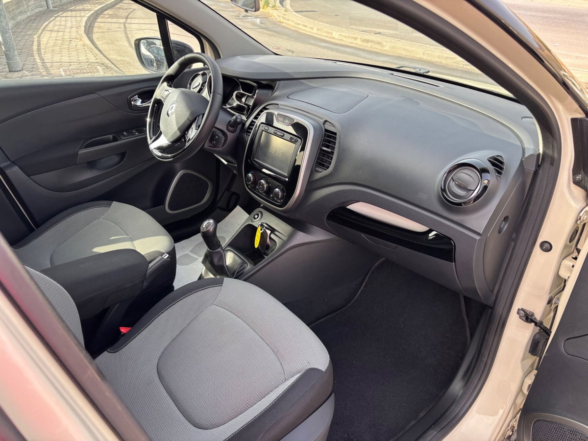 Renault Captur dCi 8V 90 CV Start&Stop Energy Iconic (12)