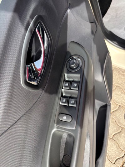 Renault Captur dCi 8V 90 CV Start&Stop Energy Iconic (17)