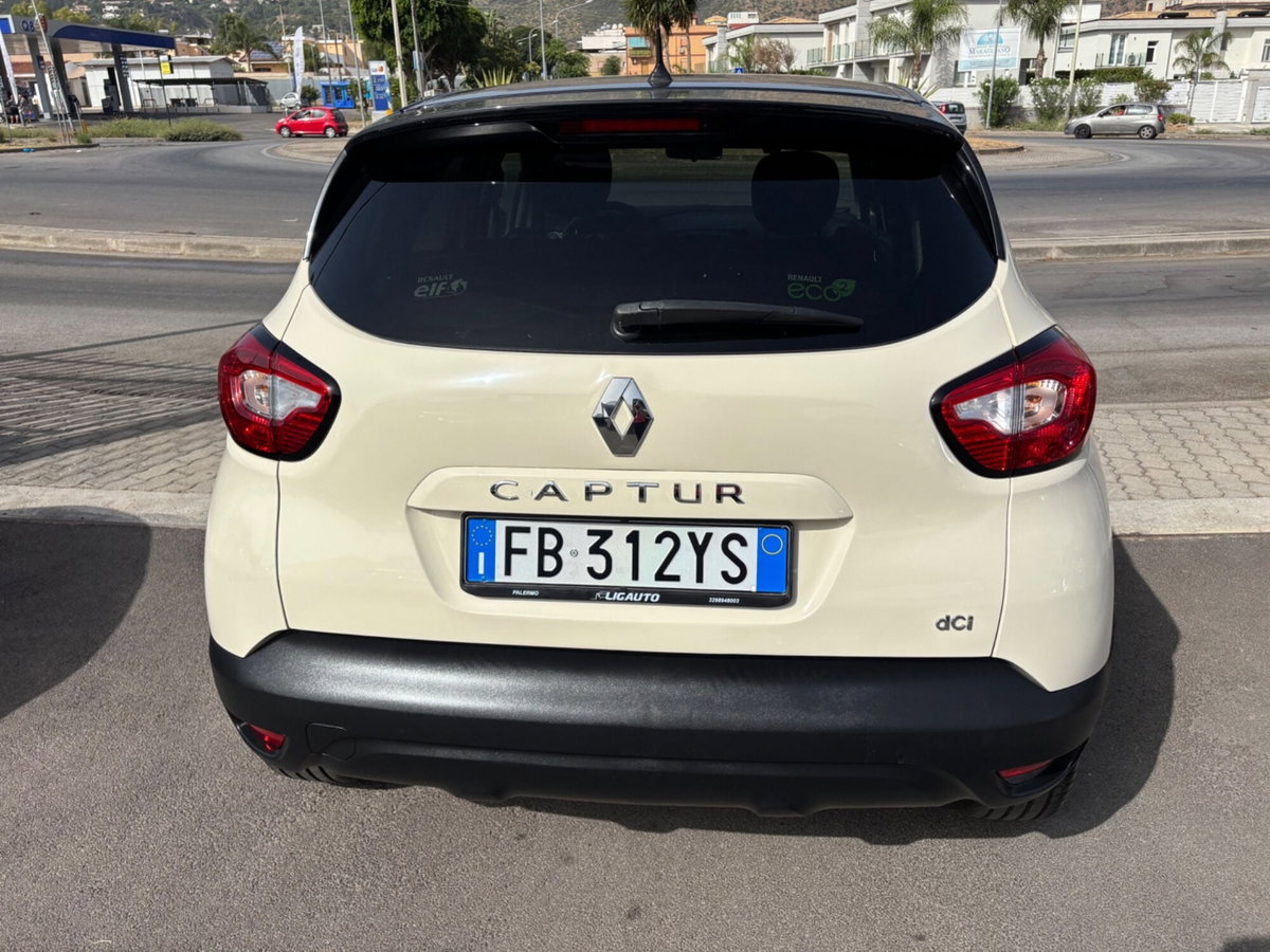 Renault Captur dCi 8V 90 CV Start&Stop Energy Iconic (6)