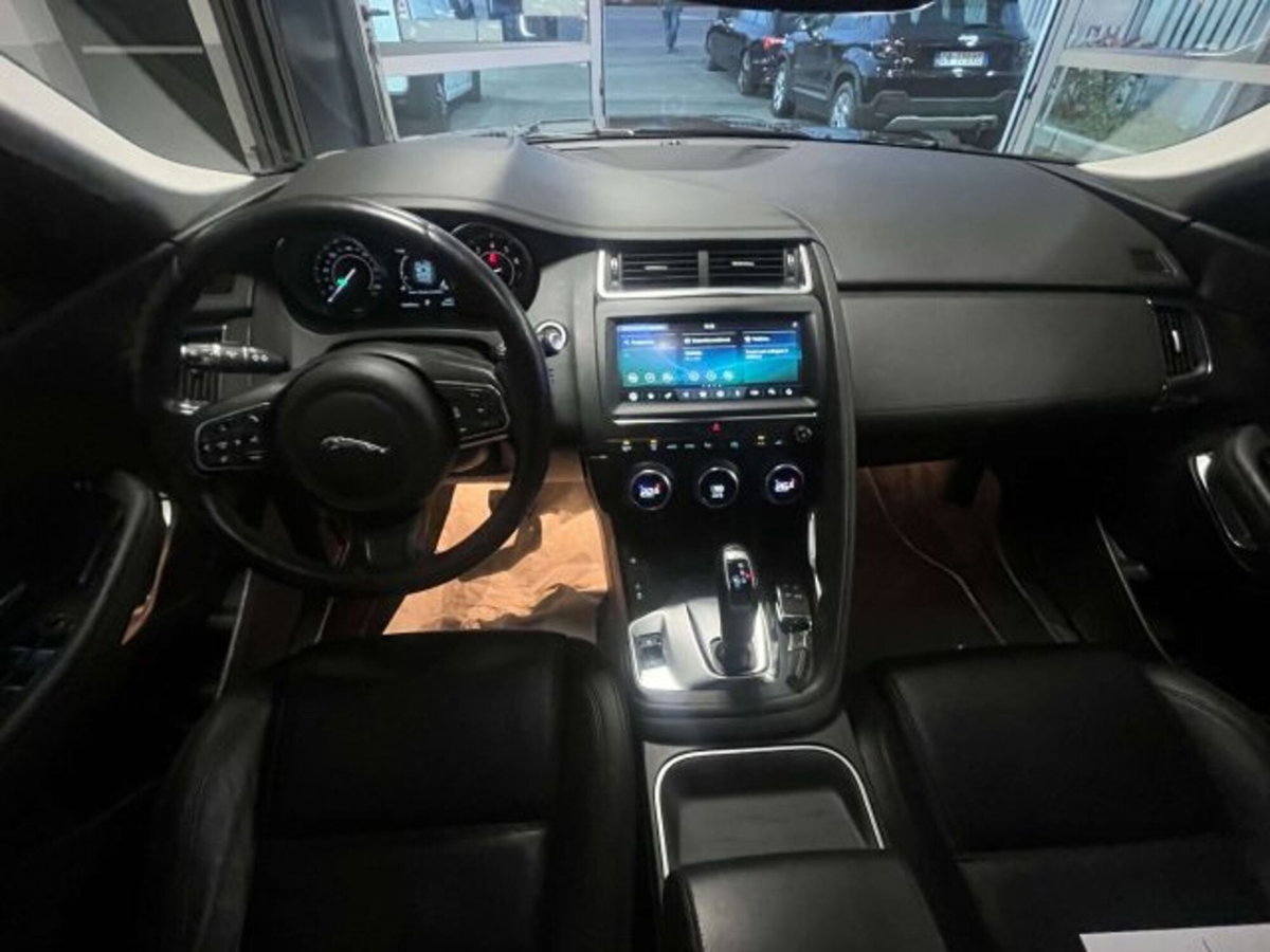 Jaguar E-Pace 2.0 AWD aut. (5)