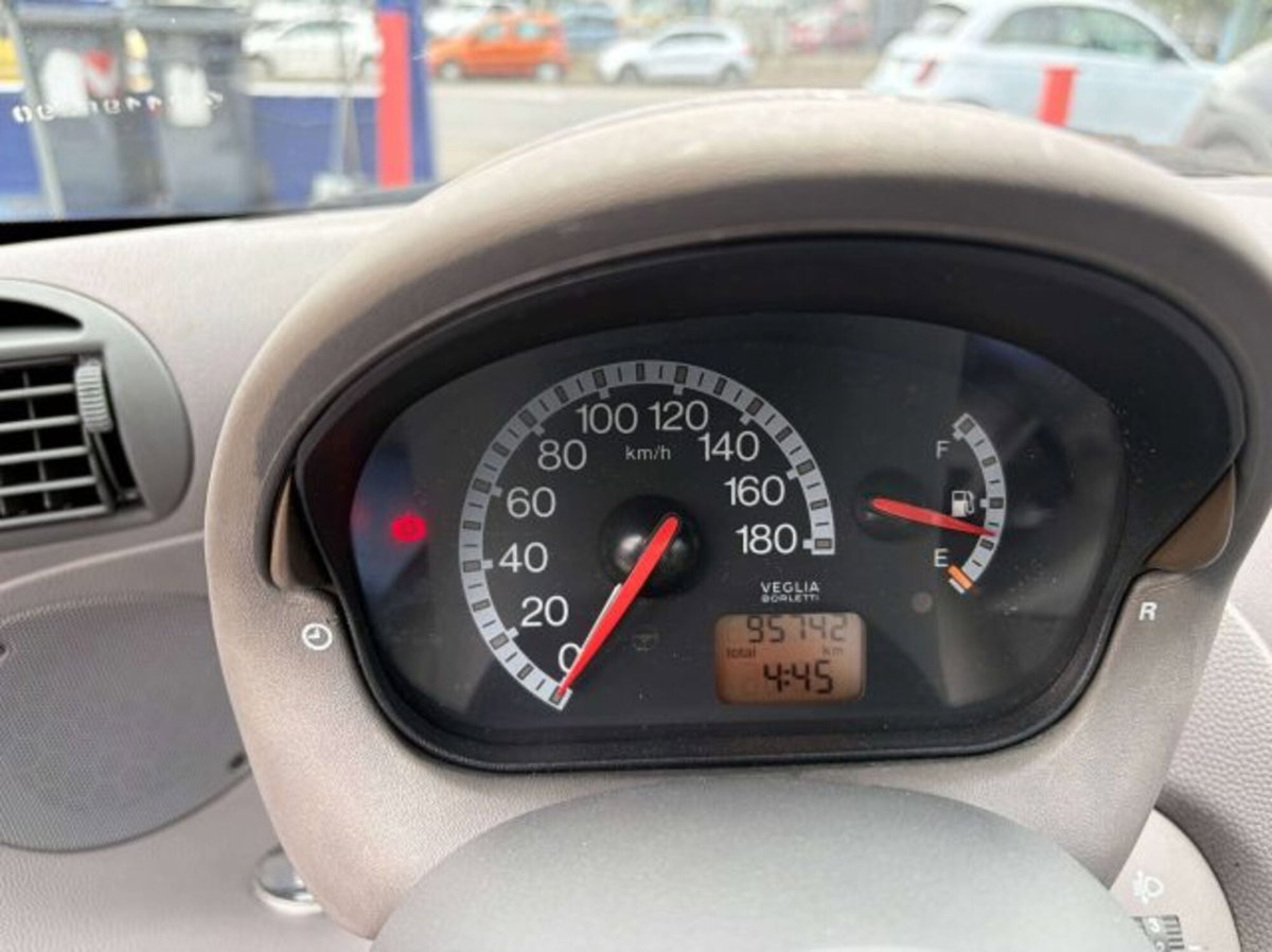 Fiat Seicento 1.1i cat Clima (8)