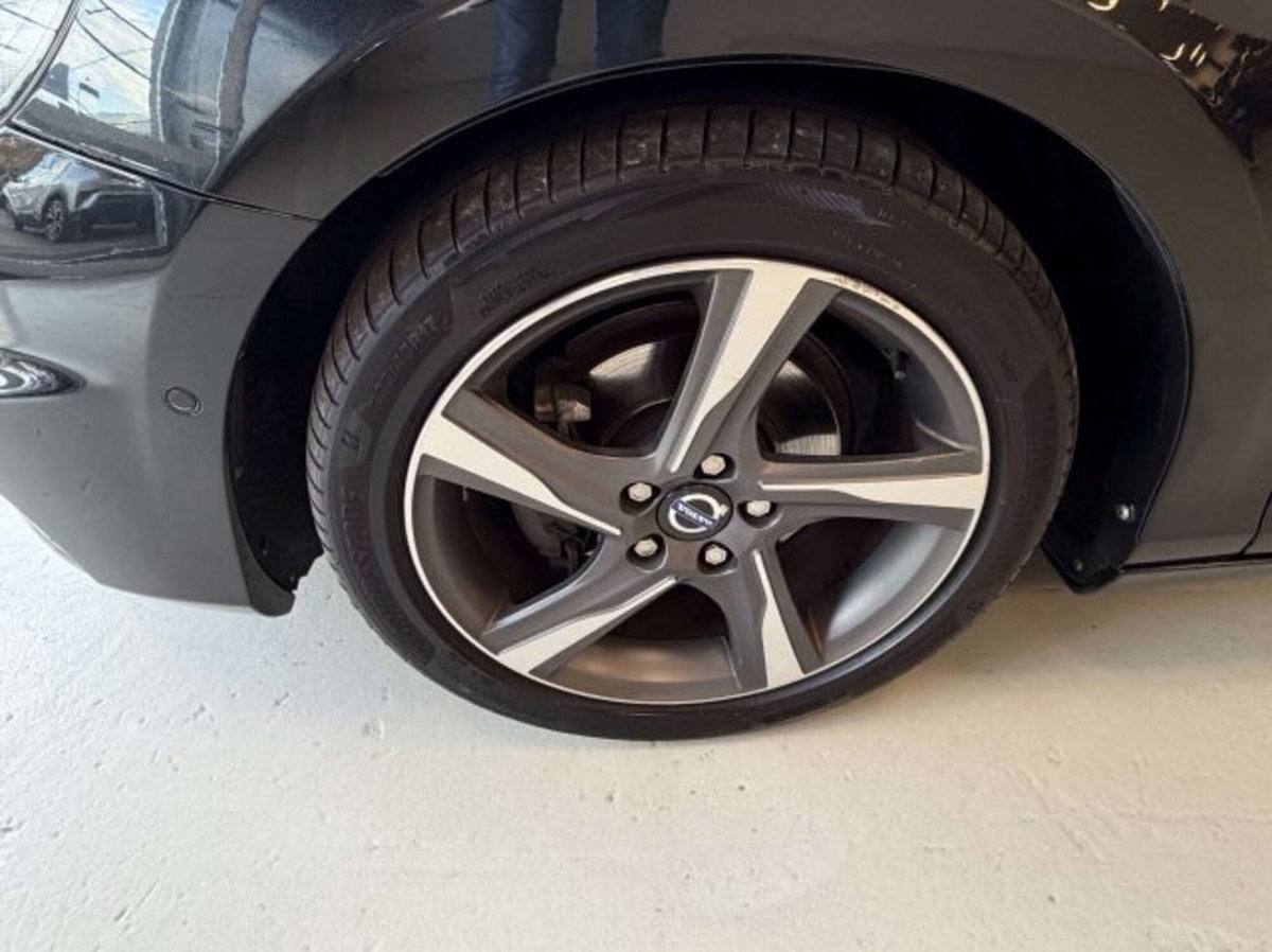 Volvo V40 D2 1.6 R-design Kinetic (14)