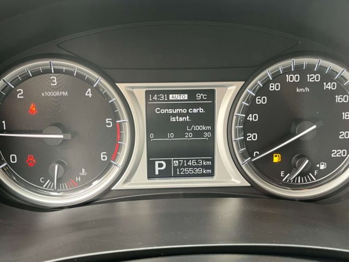 Suzuki Vitara 1.6 DDiS V-Top (10)