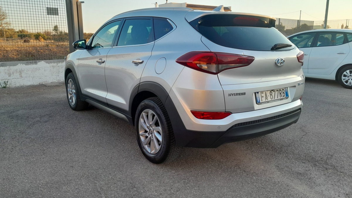 Hyundai Tucson 1.7 CRDi XPossible (18)