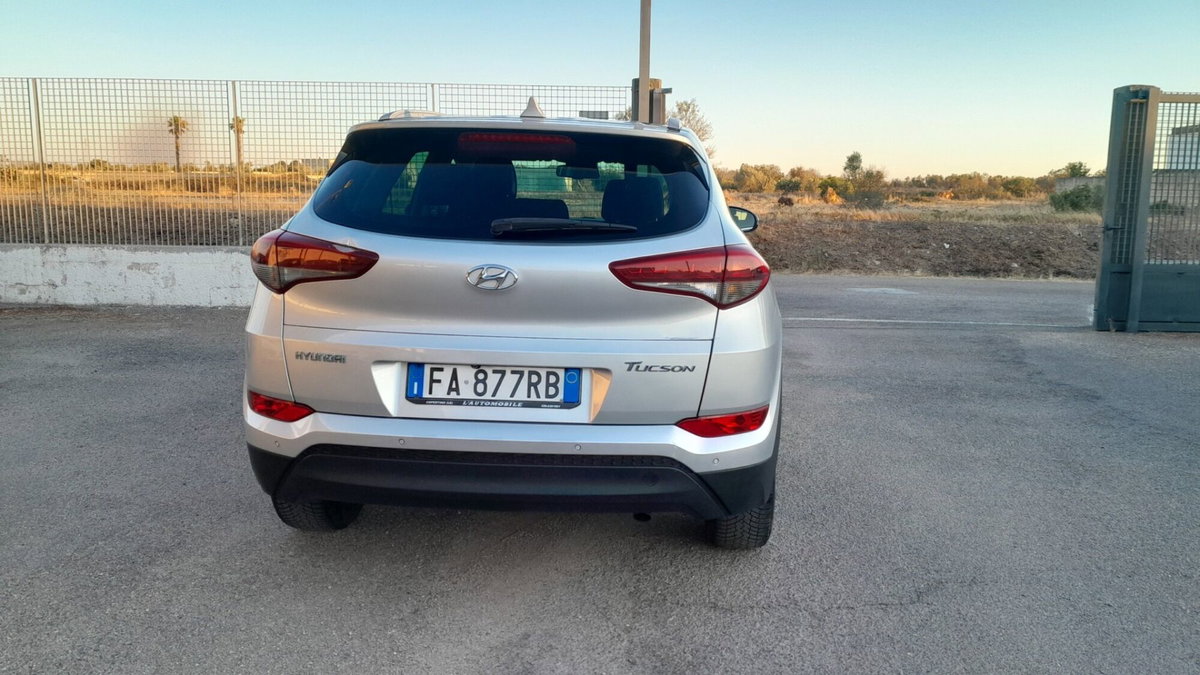 Hyundai Tucson 1.7 CRDi XPossible (19)