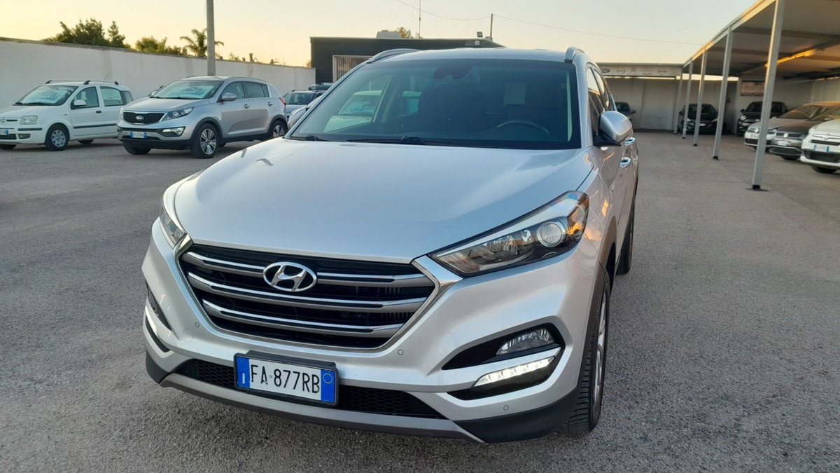 Hyundai Tucson 1.7 CRDi XPossible (2)