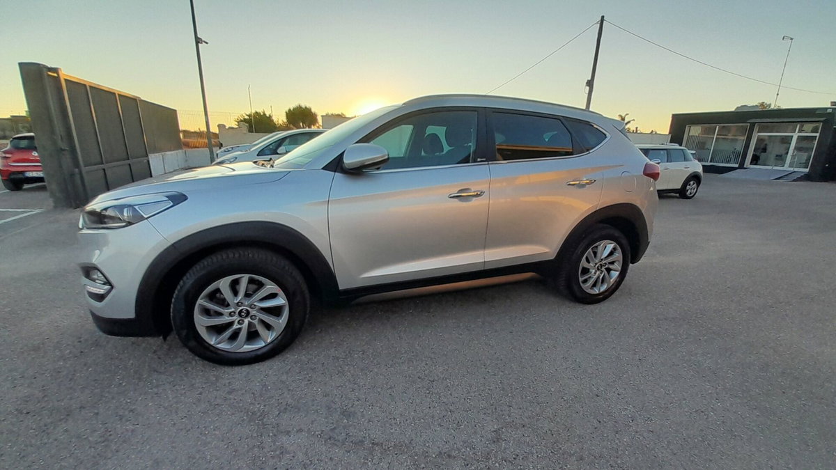 Hyundai Tucson 1.7 CRDi XPossible (5)
