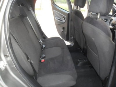 Lancia Ypsilon 1.3 MJT 16V 95 CV 5 porte S&S Platinum (9)