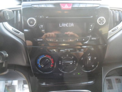 Lancia Ypsilon 1.3 MJT 16V 95 CV 5 porte S&S Platinum (14)