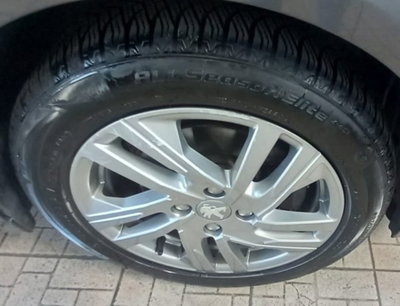 Peugeot 208 1.2 puretech Active s&s 100cv (17)