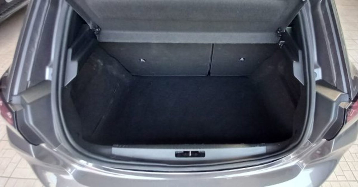 Peugeot 208 1.2 puretech Active s&s 100cv (5)