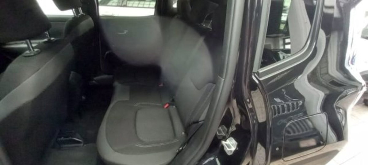 Jeep Renegade 1.3 T4 190CV PHEV 4xe AT6 Limited (10)
