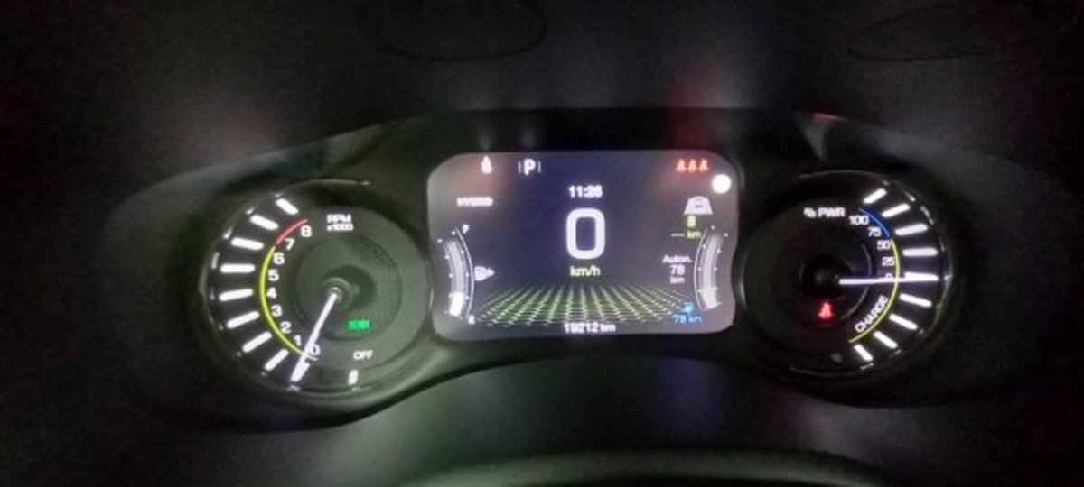 Jeep Renegade 1.3 T4 190CV PHEV 4xe AT6 Limited (12)