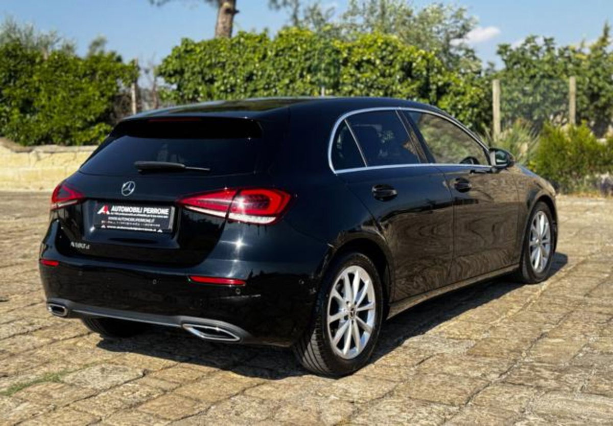 Mercedes-Benz Classe A Sedan 180 d Automatic 4p. Sport (13)