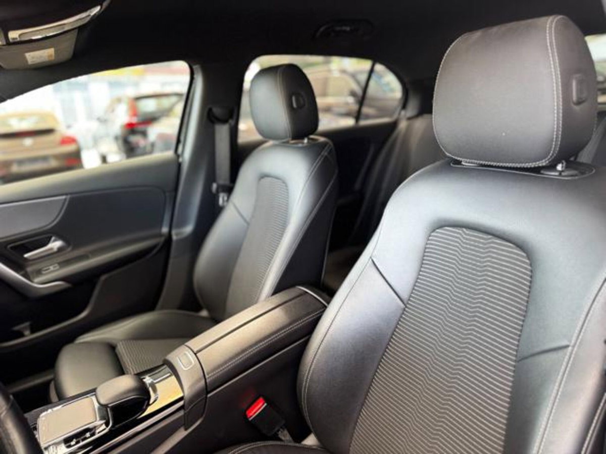 Mercedes-Benz Classe A Sedan 180 d Automatic 4p. Sport (16)
