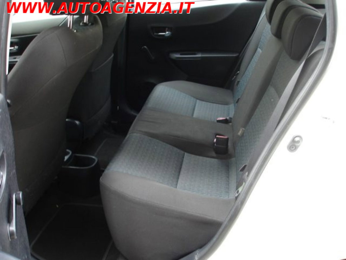 Toyota Yaris 1.0 5 porte Now GPL (11)