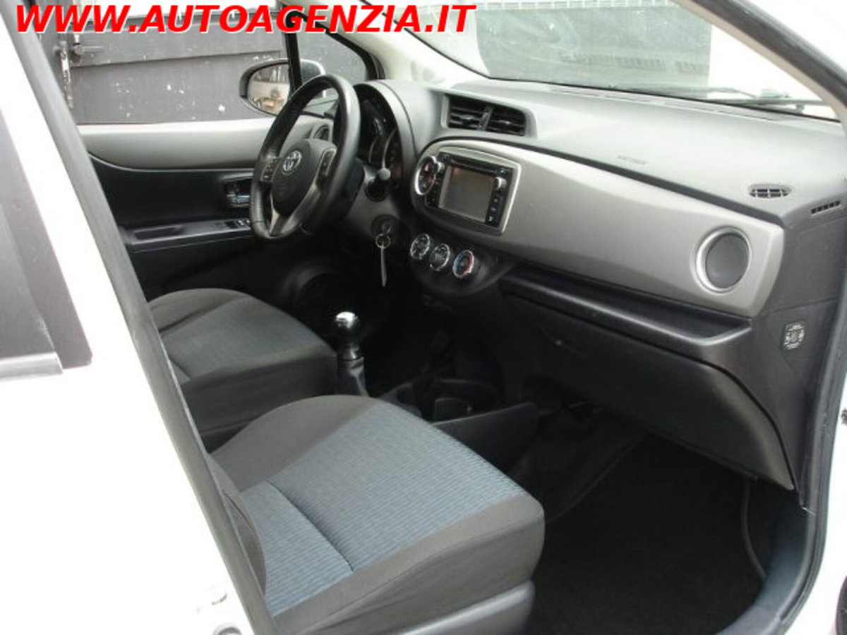 Toyota Yaris 1.0 5 porte Now GPL (15)