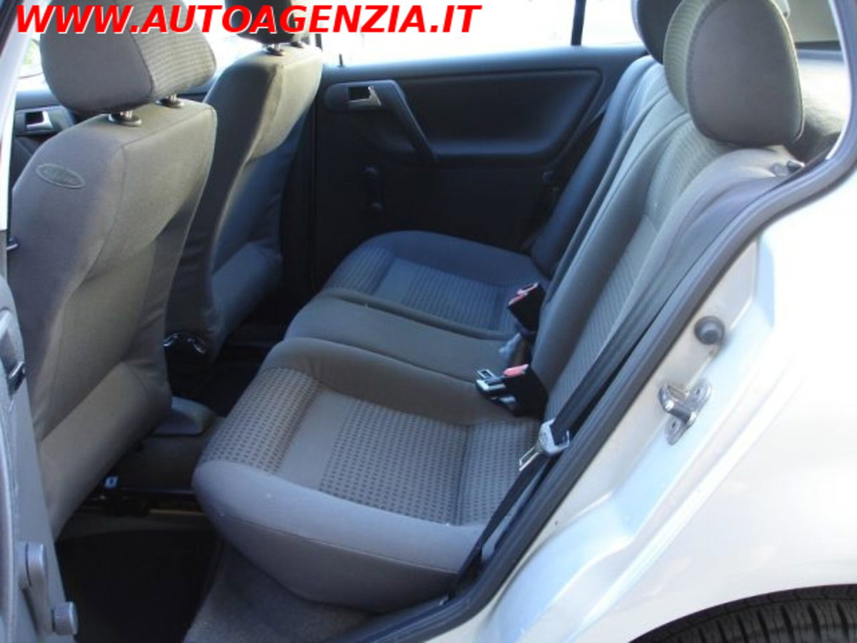 Volkswagen Polo 1.4 16V cat 5p. Comfortline (10)