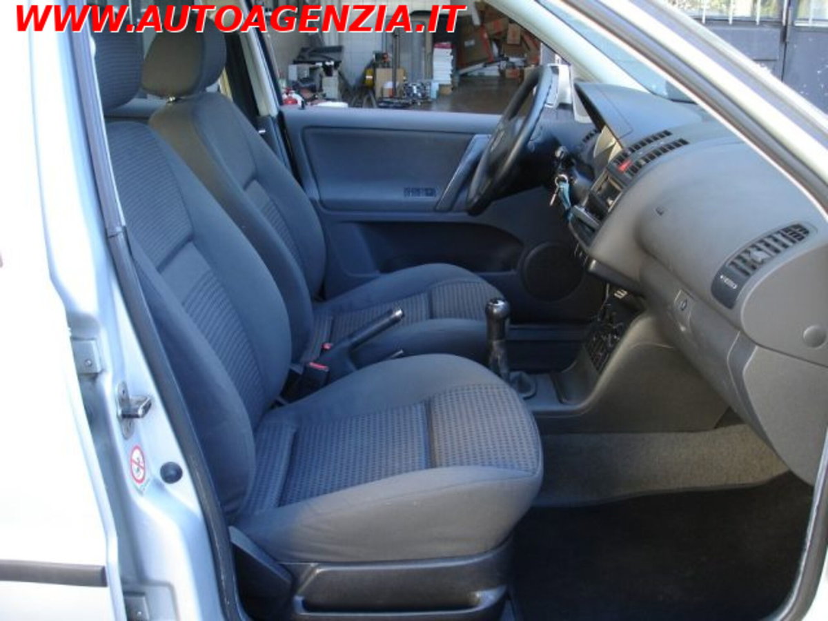 Volkswagen Polo 1.4 16V cat 5p. Comfortline (11)