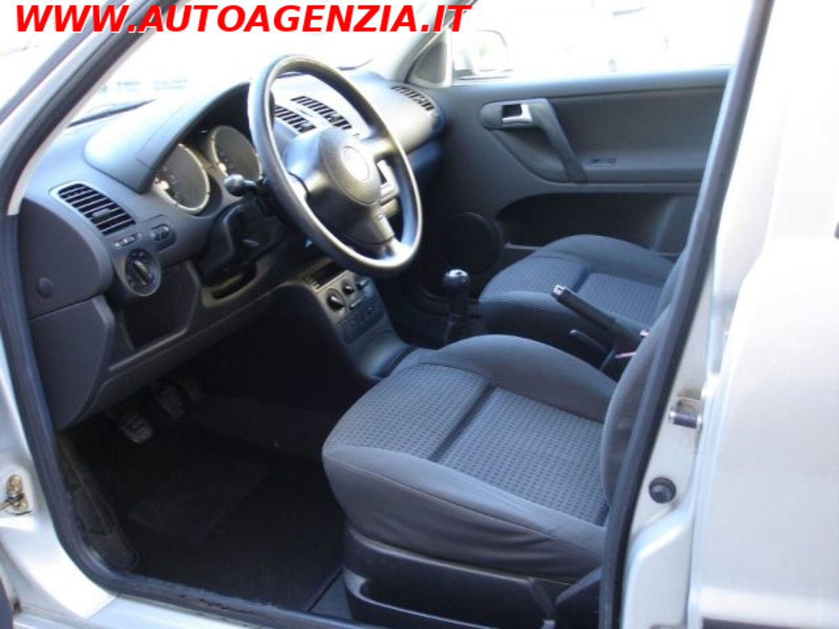 Volkswagen Polo 1.4 16V cat 5p. Comfortline (9)