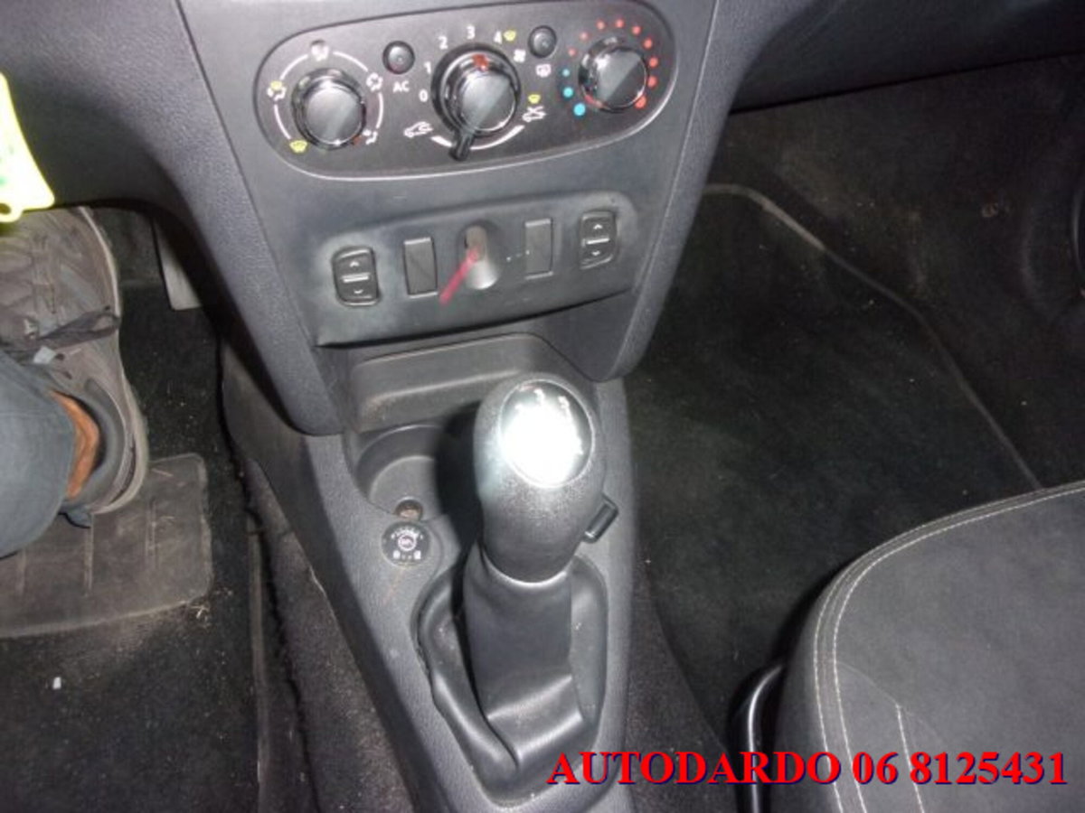 Dacia Sandero 1.2 GPL 75CV Ambiance (5)