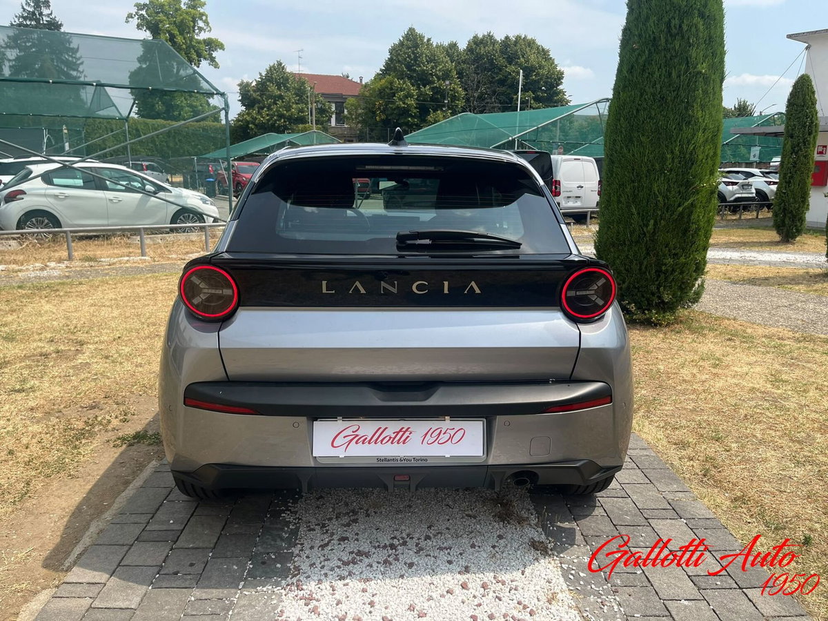 Lancia Ypsilon 1.2 mhev 110cv e-dct (8)