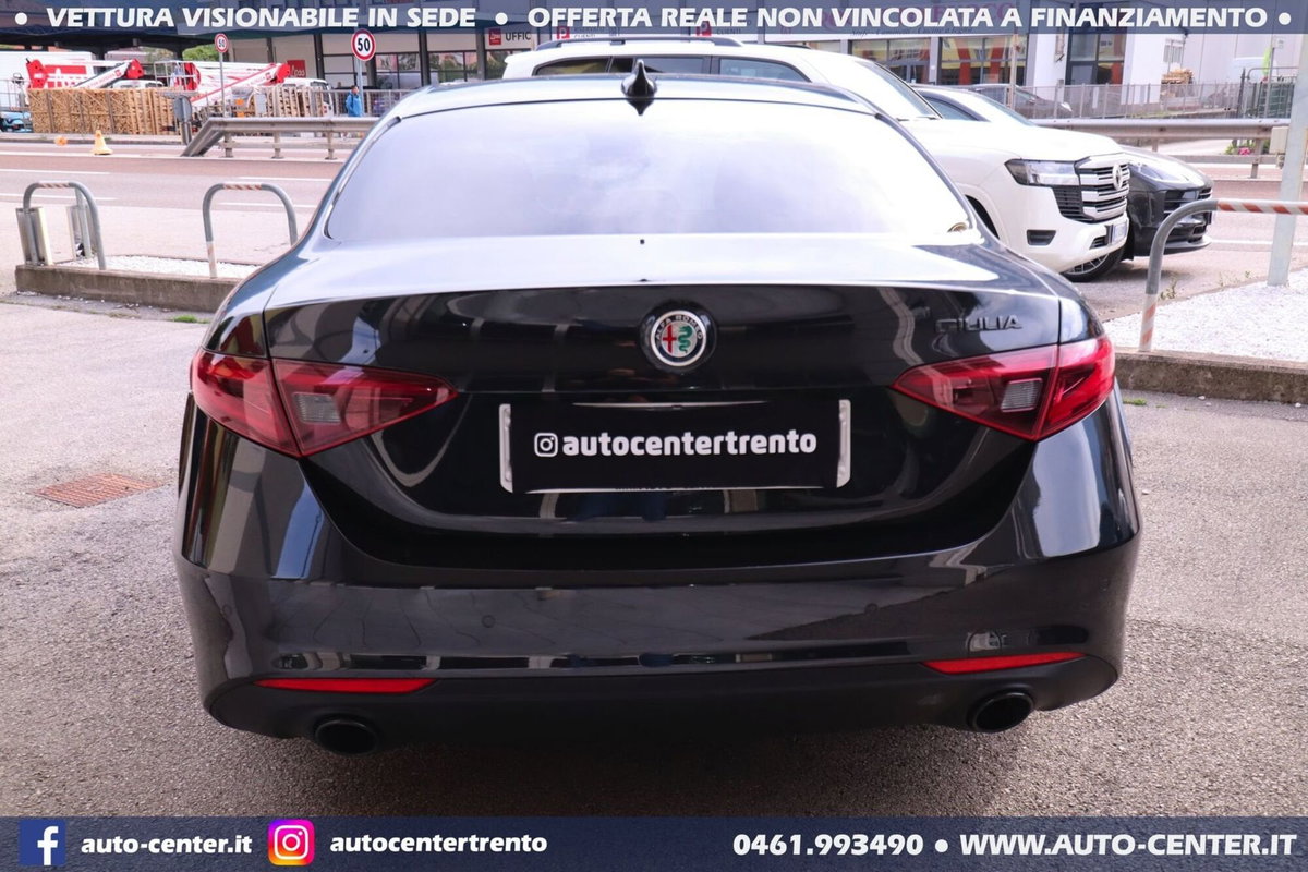 Alfa Romeo Giulia 2.0 Turbo 200 CV AT8 (6)