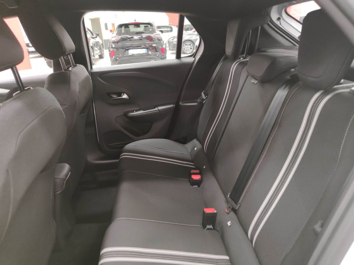 Opel Corsa 1.2 100 CV GS Line (13)