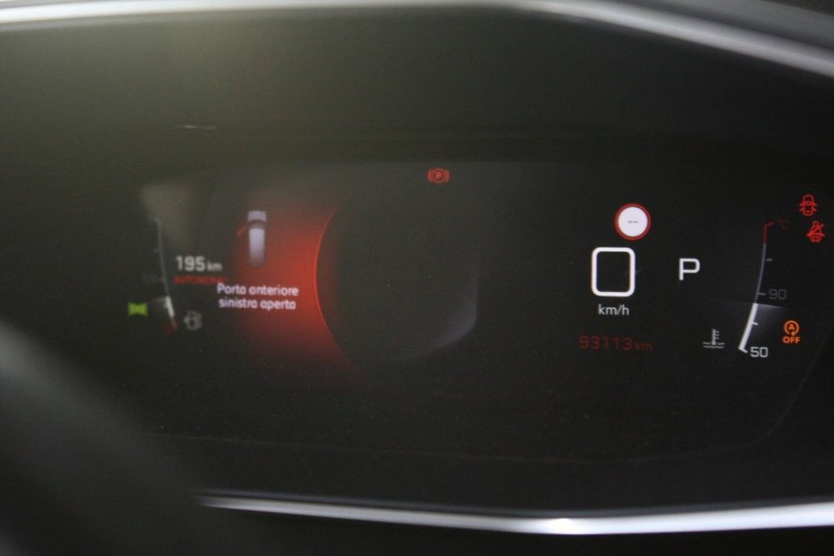 Peugeot 2008 PureTech 130 S&S EAT8 Allure Pack (11)