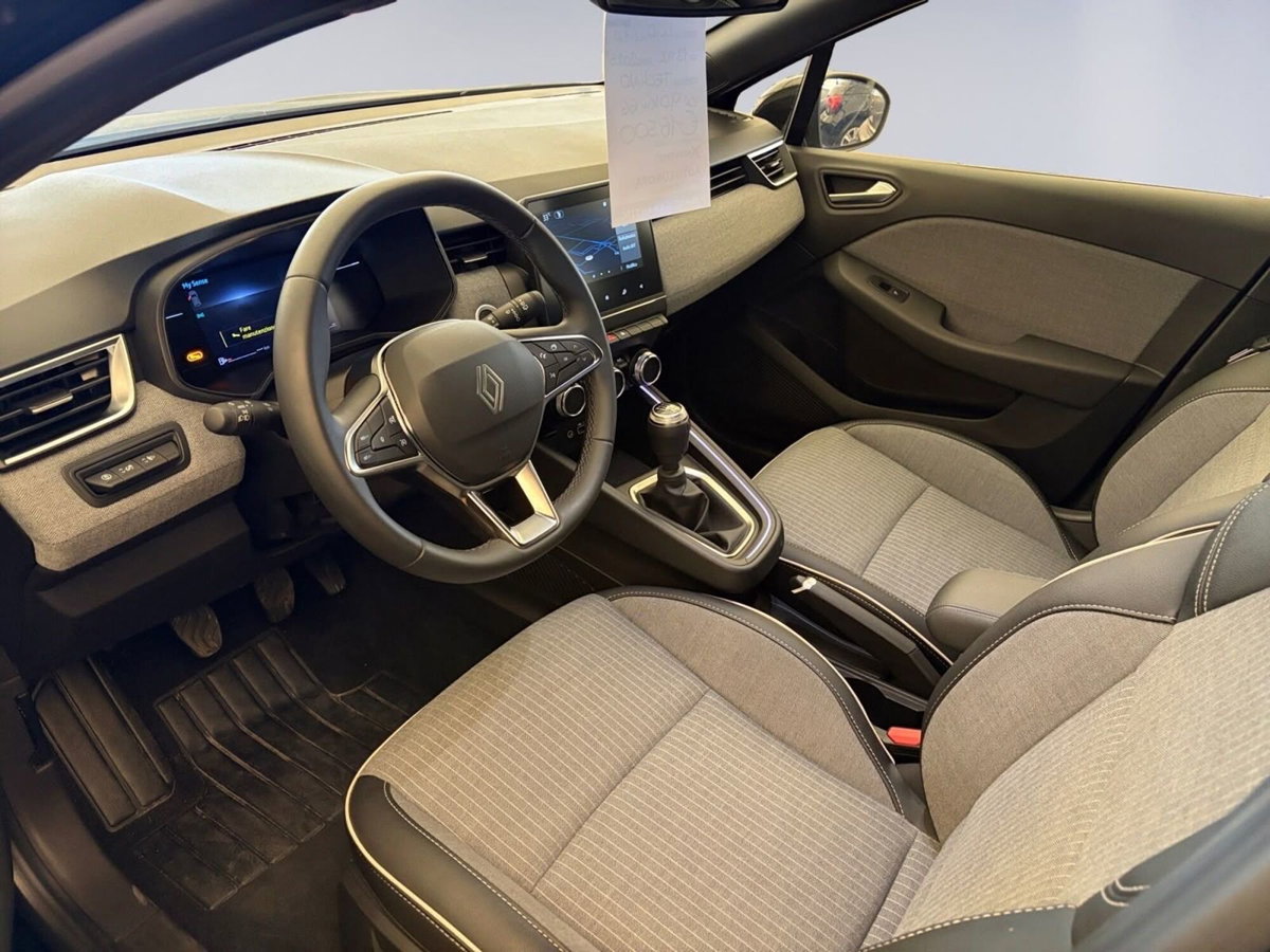 Renault Clio TCe 90 CV 5 porte Techno (5)