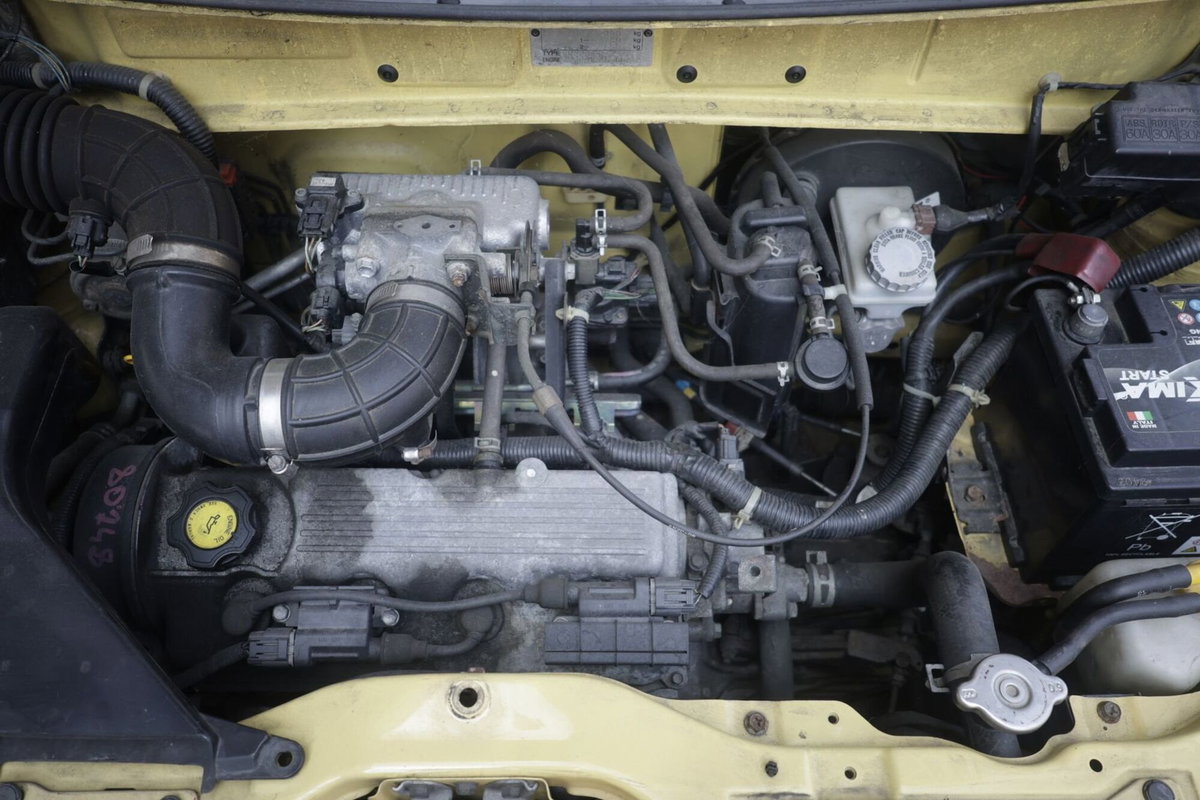Suzuki Wagon R+ 16V cat 4x4 GL (18)