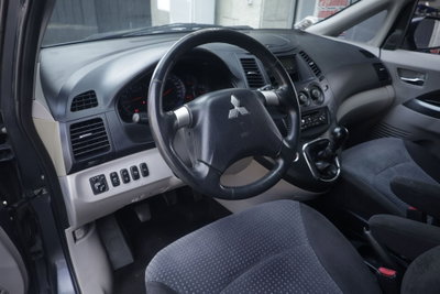 Mitsubishi Grandis DI-D 7 posti Intense (15)