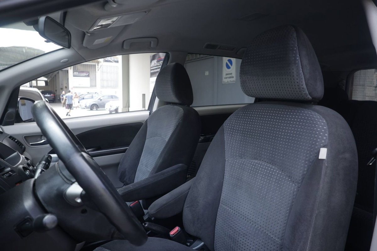 Mitsubishi Grandis DI-D 7 posti Intense (17)